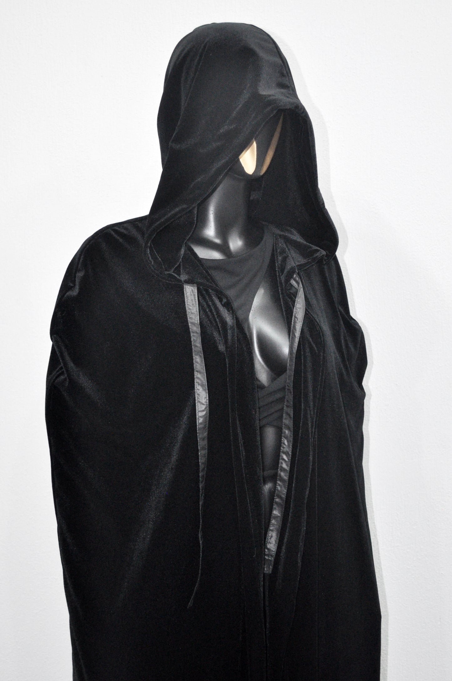 Halloween ! Punk Rave The Vampire's Wife The Crypt Crusader Velvet Cape