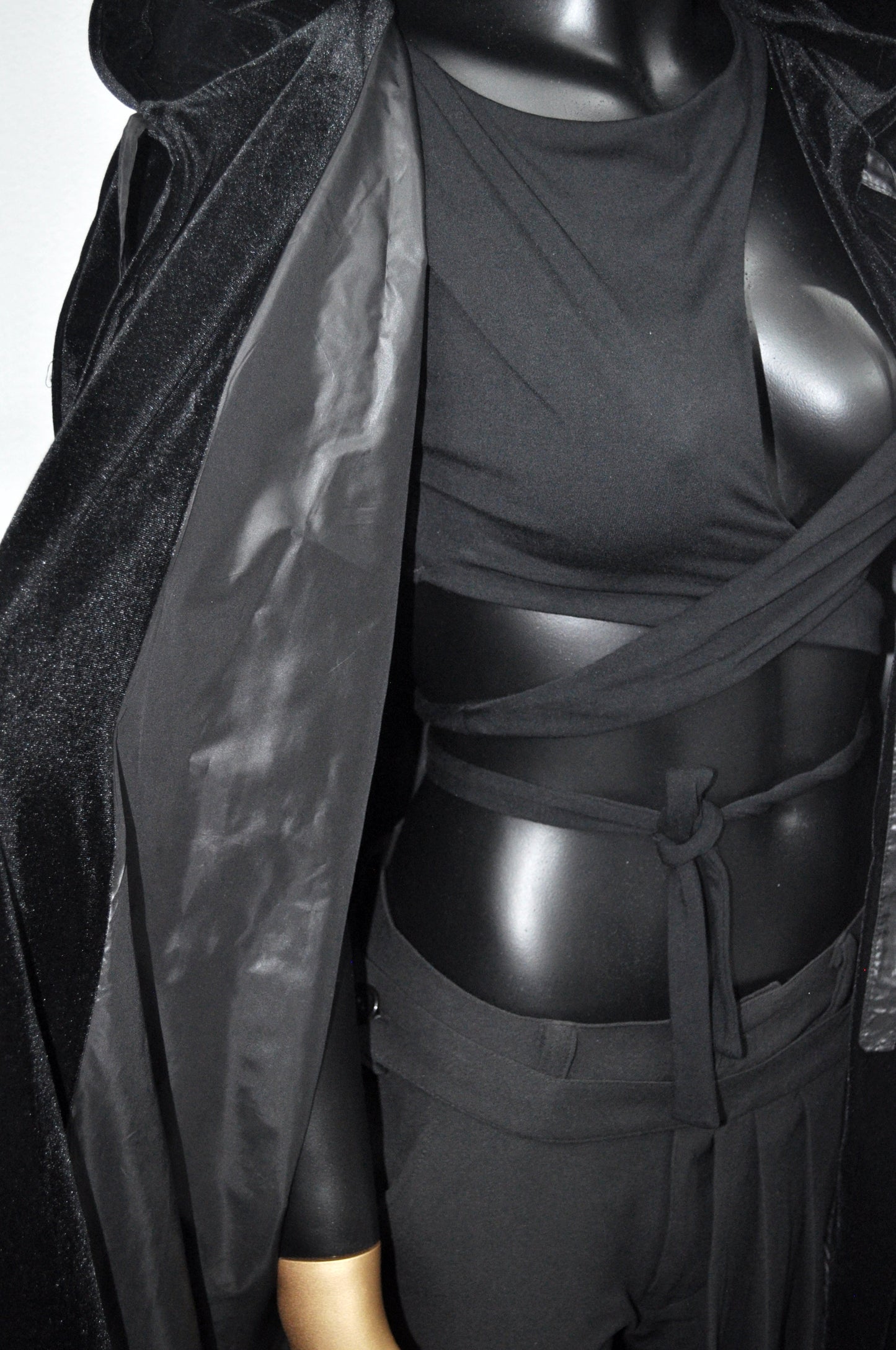 Halloween ! Punk Rave The Vampire's Wife The Crypt Crusader Velvet Cape