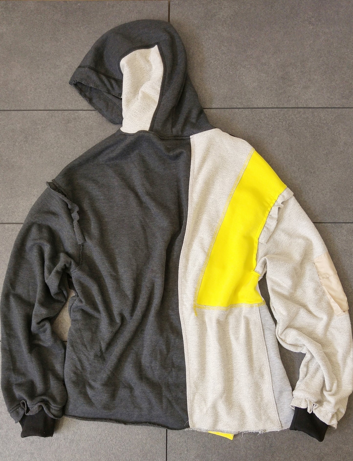 Men Irregular Cut Long Diagonal Multi Pocket Fleece Hoodie