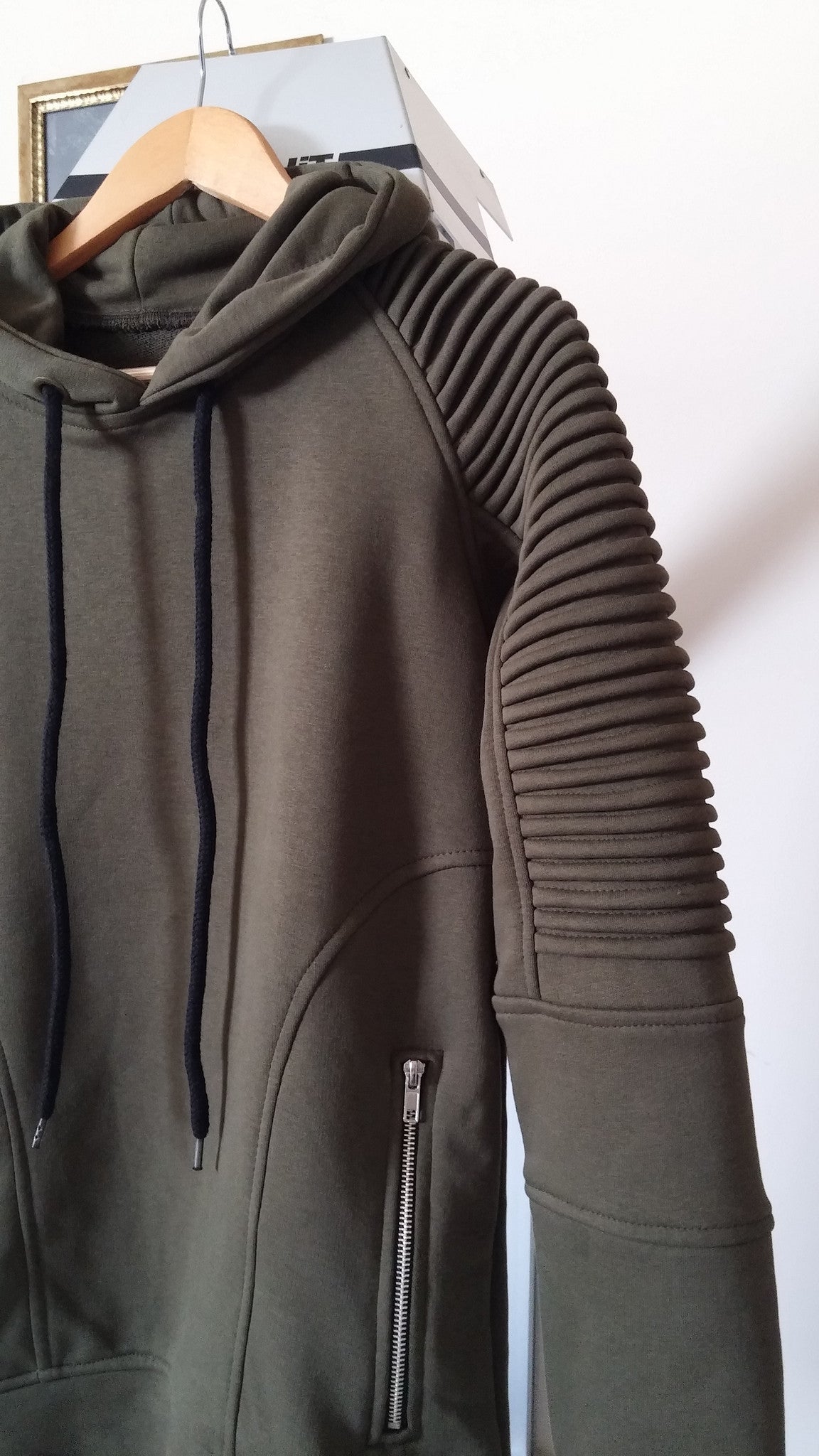 Men's Quilted Shoulder Front Zippers Sweatshirt Hoodie  / Skinny Fit Sweater